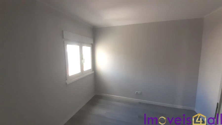 Apartamento T3 para Venda em Laranjeiro e Feijó Foto 16