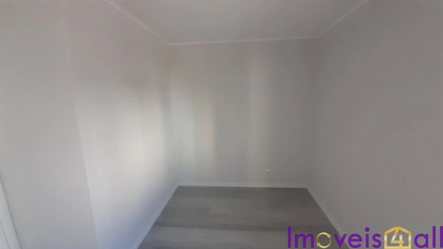 Apartamento T3 para Venda em Laranjeiro e Feijó Foto 18