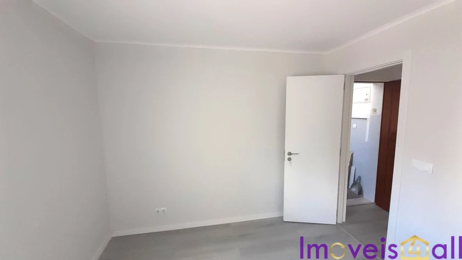 Apartamento T3 para Venda em Laranjeiro e Feijó Foto 20