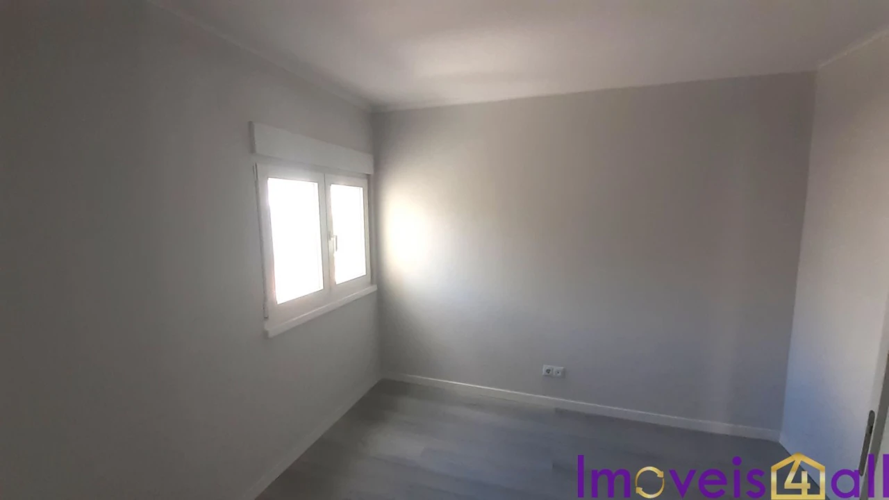 Apartamento T3 para Venda em Laranjeiro e Feijó Foto 16