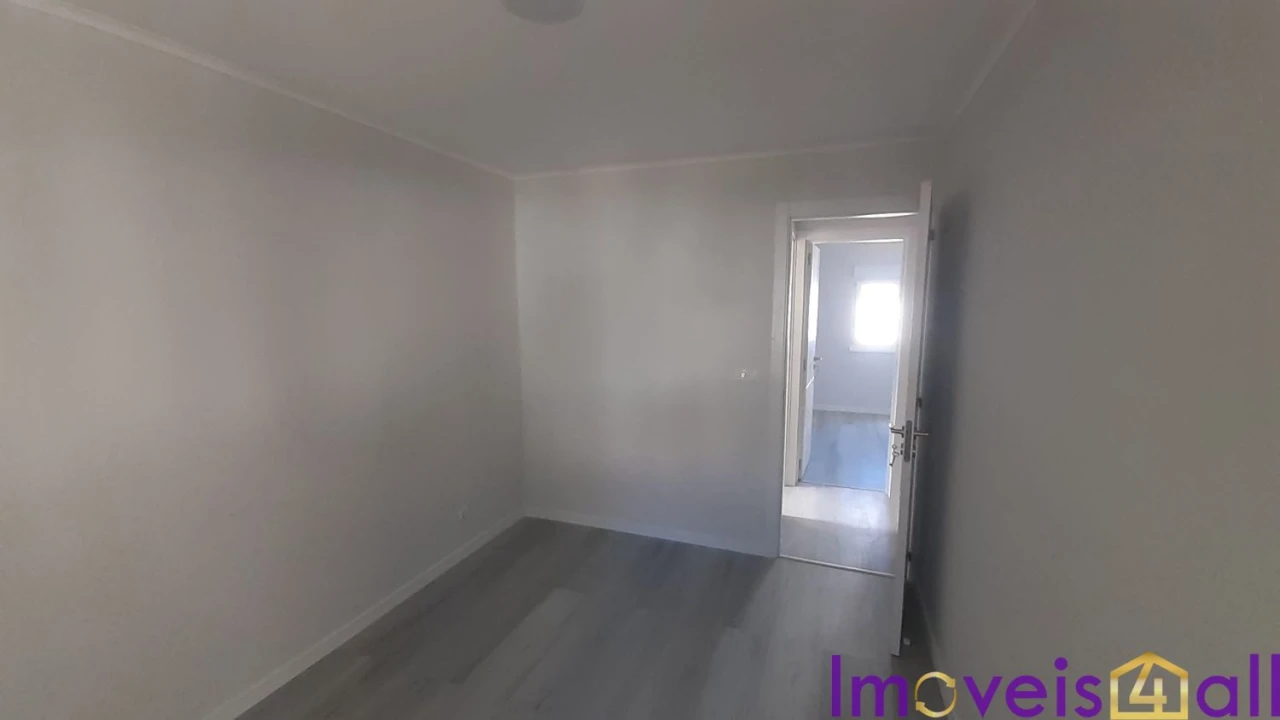Apartamento T3 para Venda em Laranjeiro e Feijó Foto 14