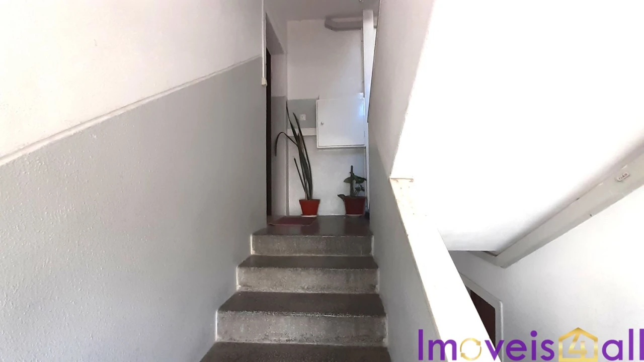 Apartamento T3 para Venda em Laranjeiro e Feijó Foto 25