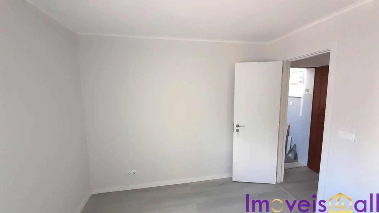 Apartamento T3 para Venda em Laranjeiro e Feijó Foto 20