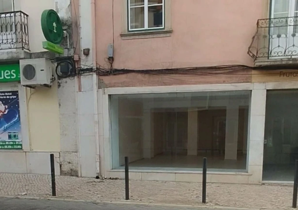 Loja para Arrendamento em Benfica Foto 1