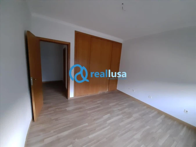 Apartamento T2 para Venda em Rio Tinto Foto 8