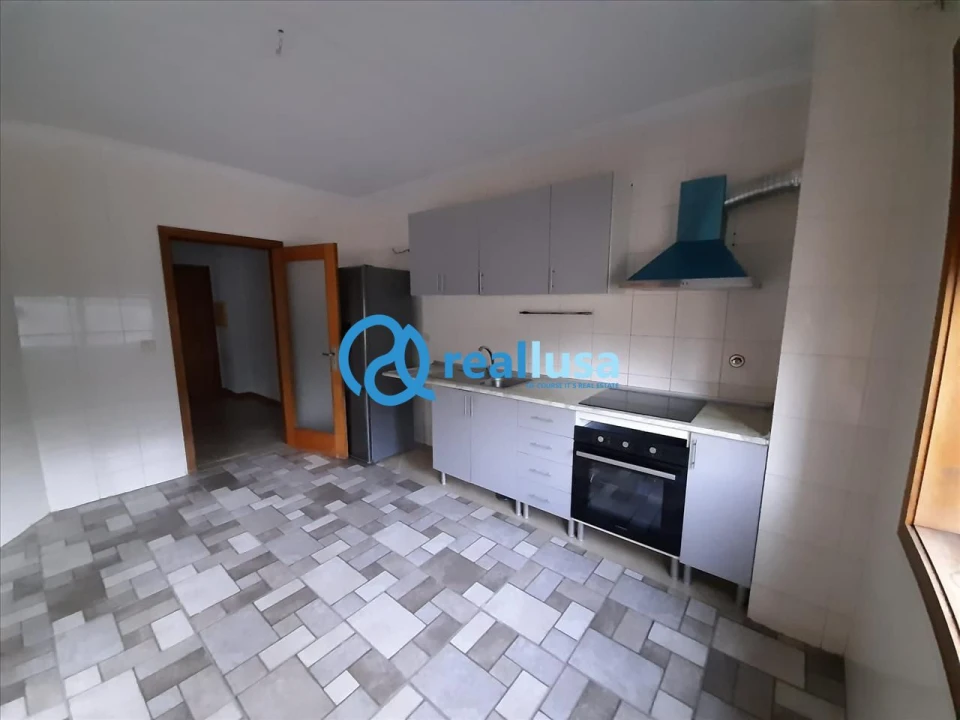 Apartamento T2 para Venda em Rio Tinto Foto 2