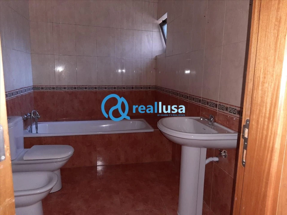 Apartamento T2 para Venda em Rio Tinto Foto 11