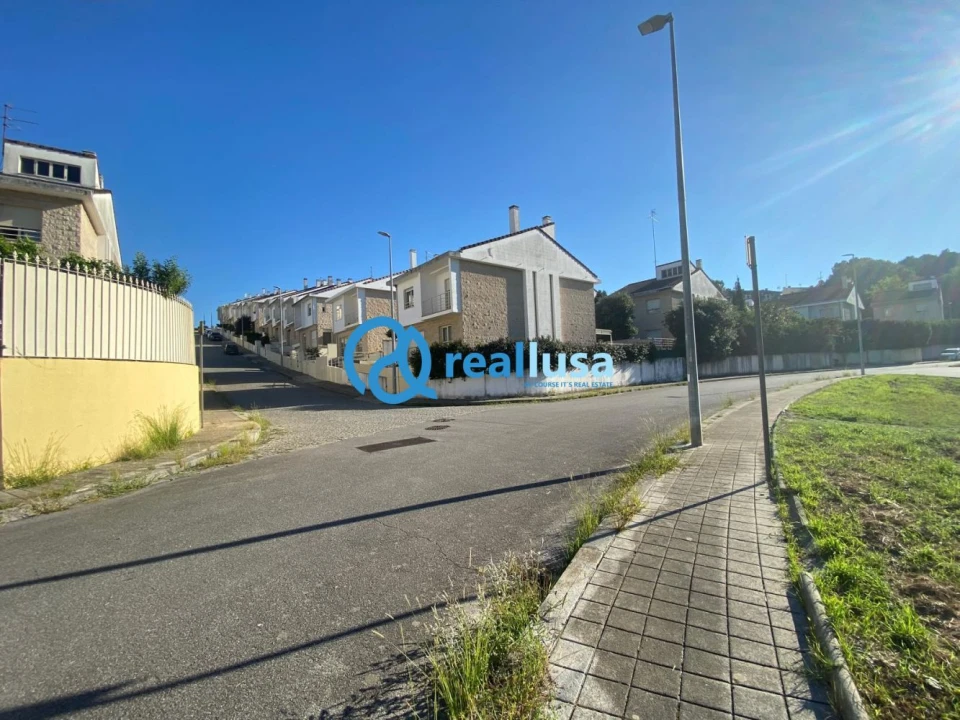 Terreno para Venda em Campanhã Foto 2