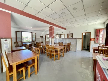 Loja para Venda em Arcozelo