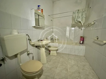 Loja para Venda em Arcozelo