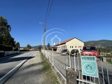 Loja para Venda em Arcozelo