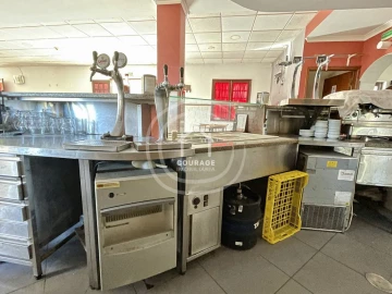 Loja para Venda em Arcozelo
