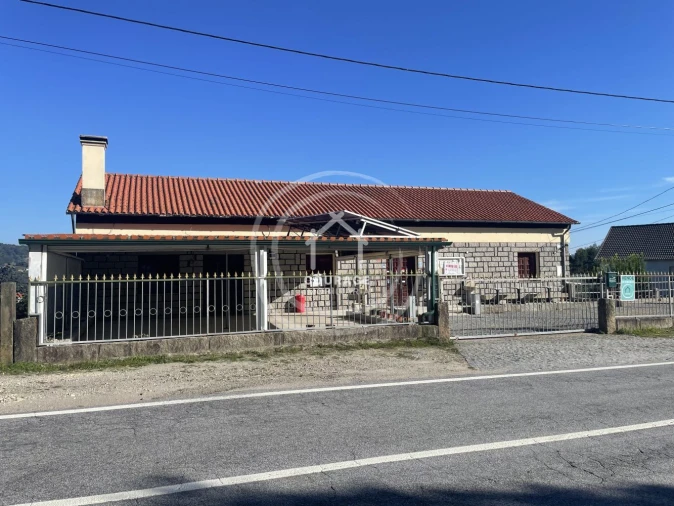 Loja para Venda em Arcozelo Foto 37