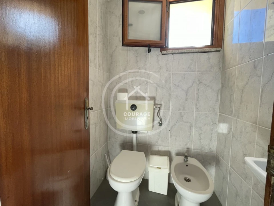 Loja para Venda em Arcozelo Foto 30