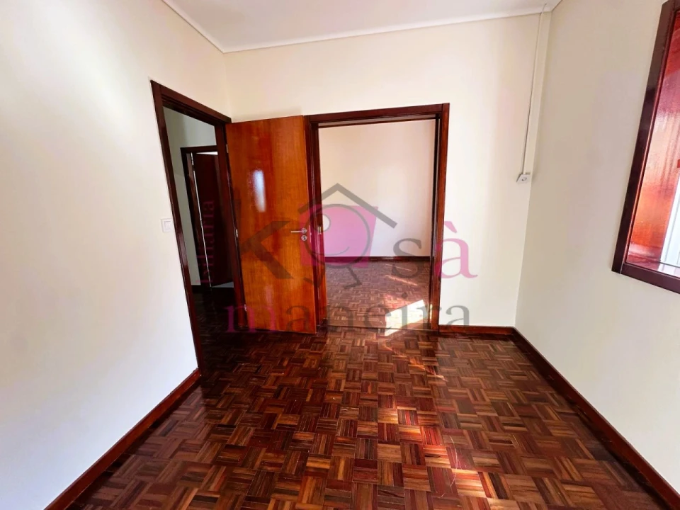 Moradia T4 para Venda em Silva Escura e Dornelas Foto 7