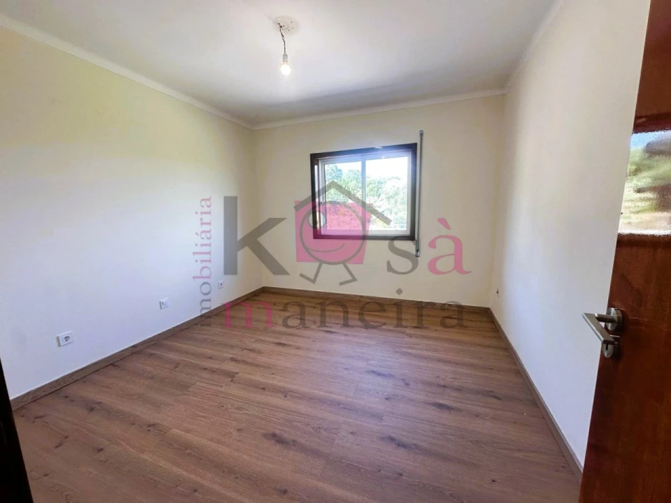 Moradia T4 para Venda em Silva Escura e Dornelas Foto 9