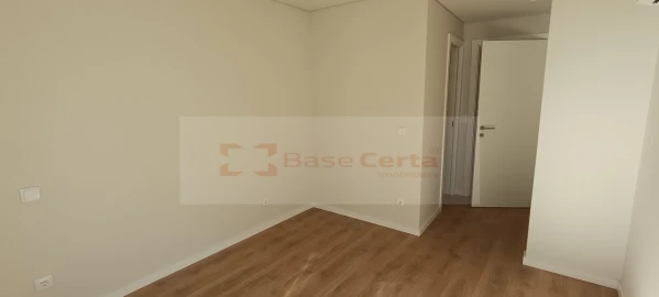 Apartamento T2 para Venda em Santa Iria de Azoia, São João da Talha e Bobadela