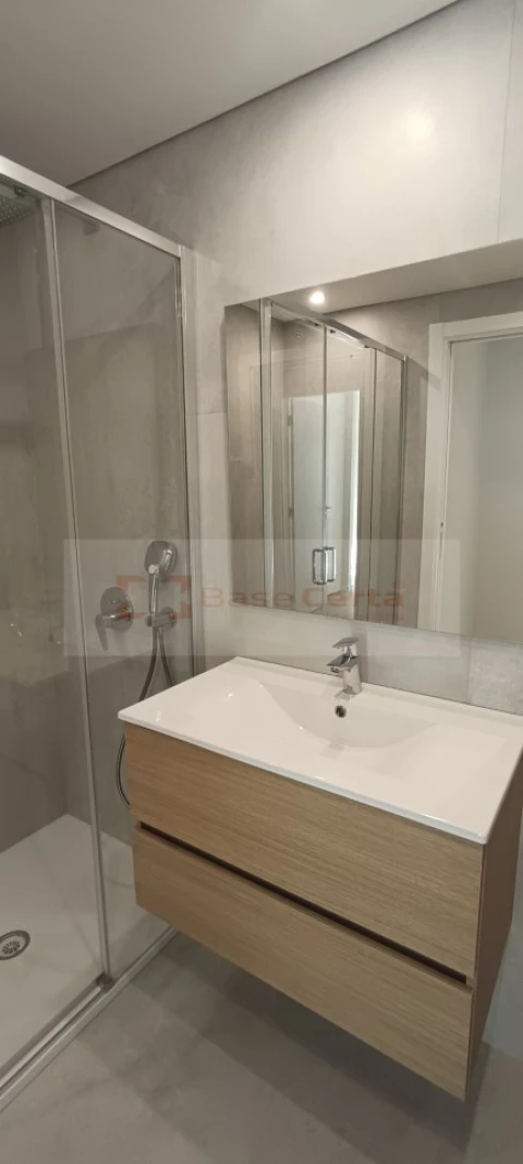 Apartamento T2 para Venda em Santa Iria de Azoia, São João da Talha e Bobadela