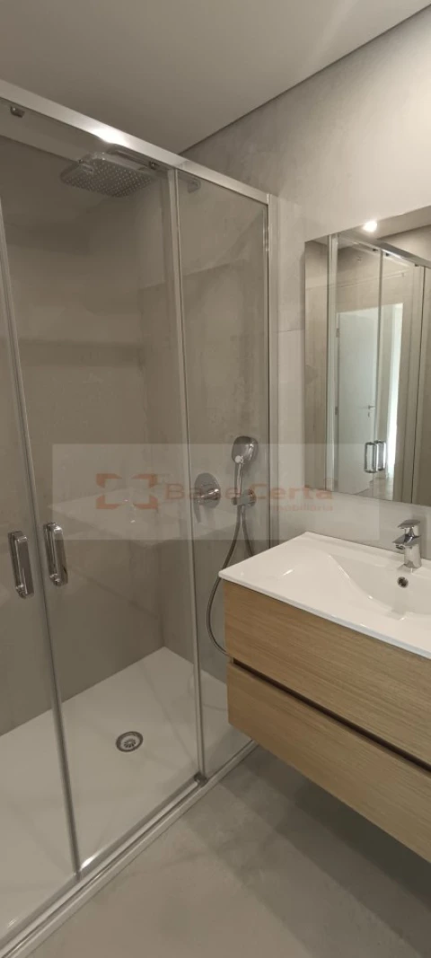 Apartamento T2 para Venda em Santa Iria de Azoia, São João da Talha e Bobadela