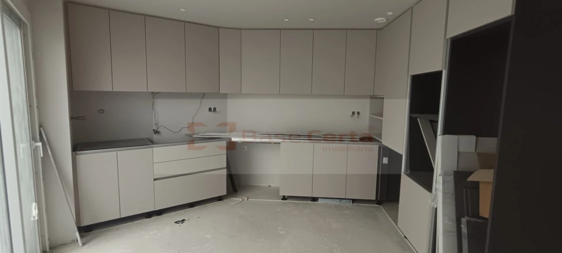 Apartamento T2 para Venda em Santa Iria de Azoia, São João da Talha e Bobadela Foto 17
