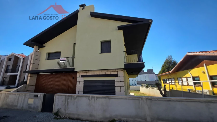 Moradia T4 para Venda em Macedo de Cavaleiros Foto 2
