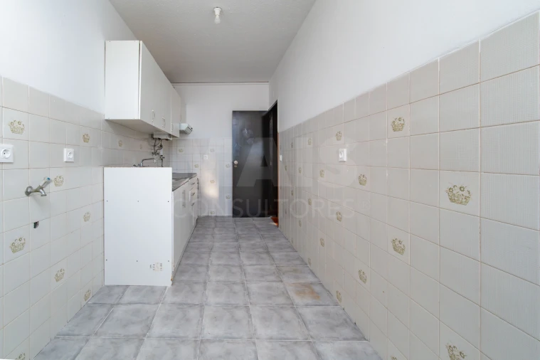 Apartamento T2 para Venda em Benavente Foto 3