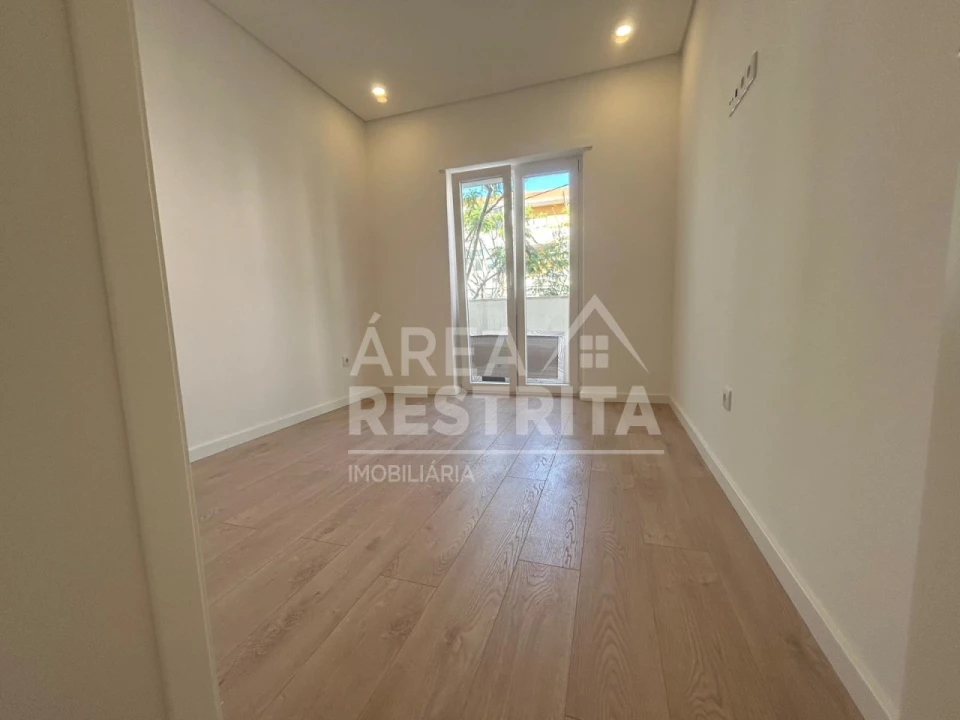 Apartamento T2 para Venda em Alto do Seixalinho, Santo André e Verderena Foto 13