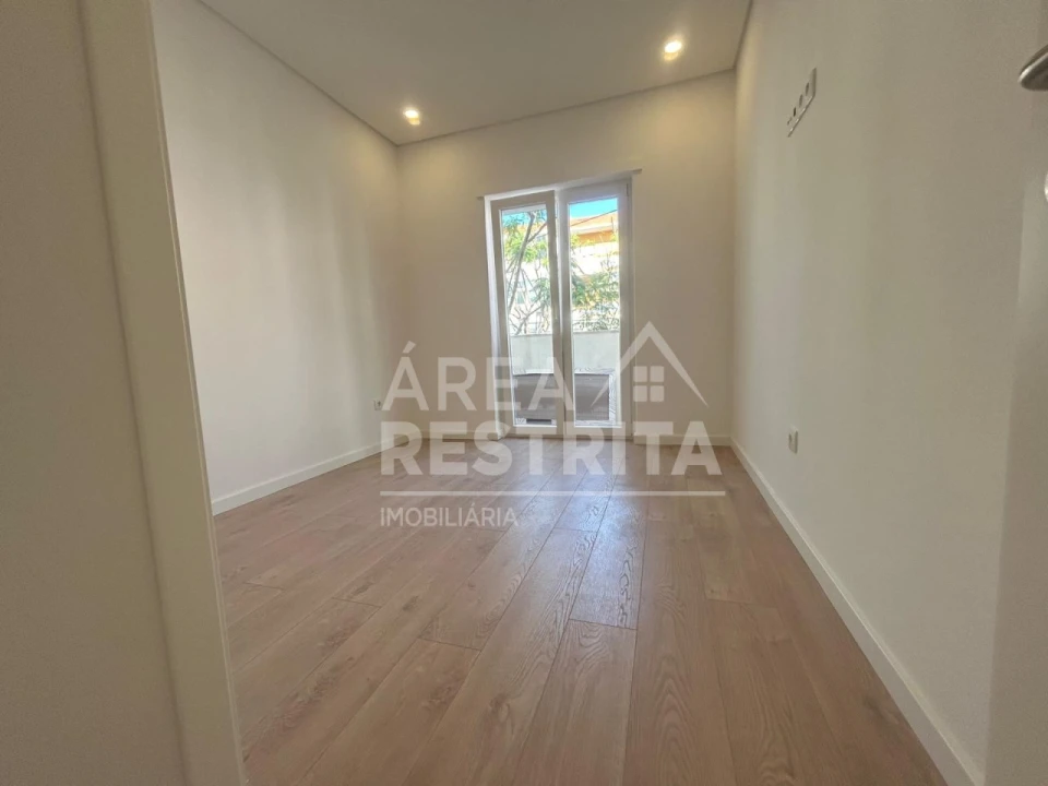 Apartamento T2 para Venda em Alto do Seixalinho, Santo André e Verderena Foto 17