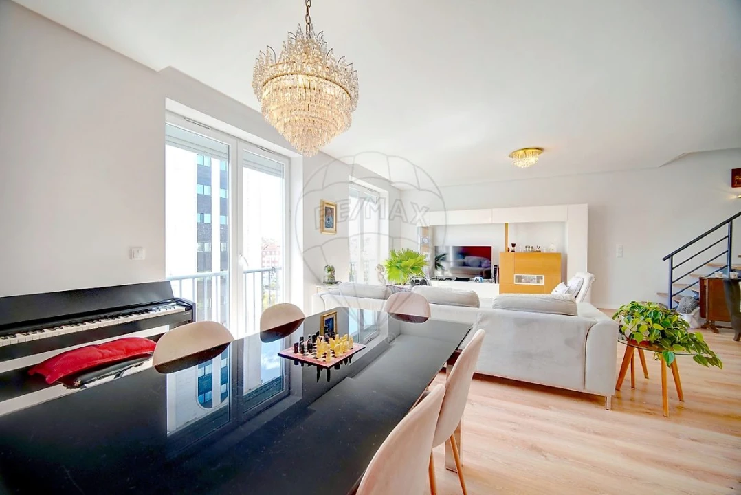Apartamento T3 para Venda em Areeiro Foto 3