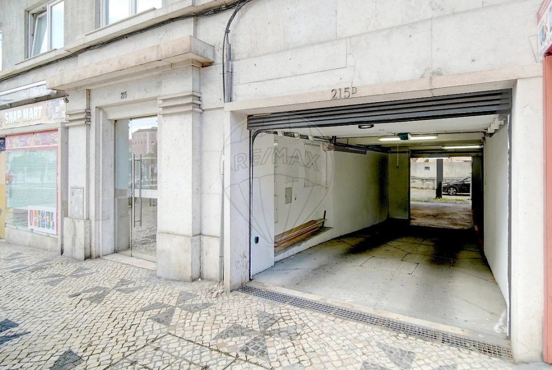 Apartamento T3 para Venda em Areeiro Foto 37