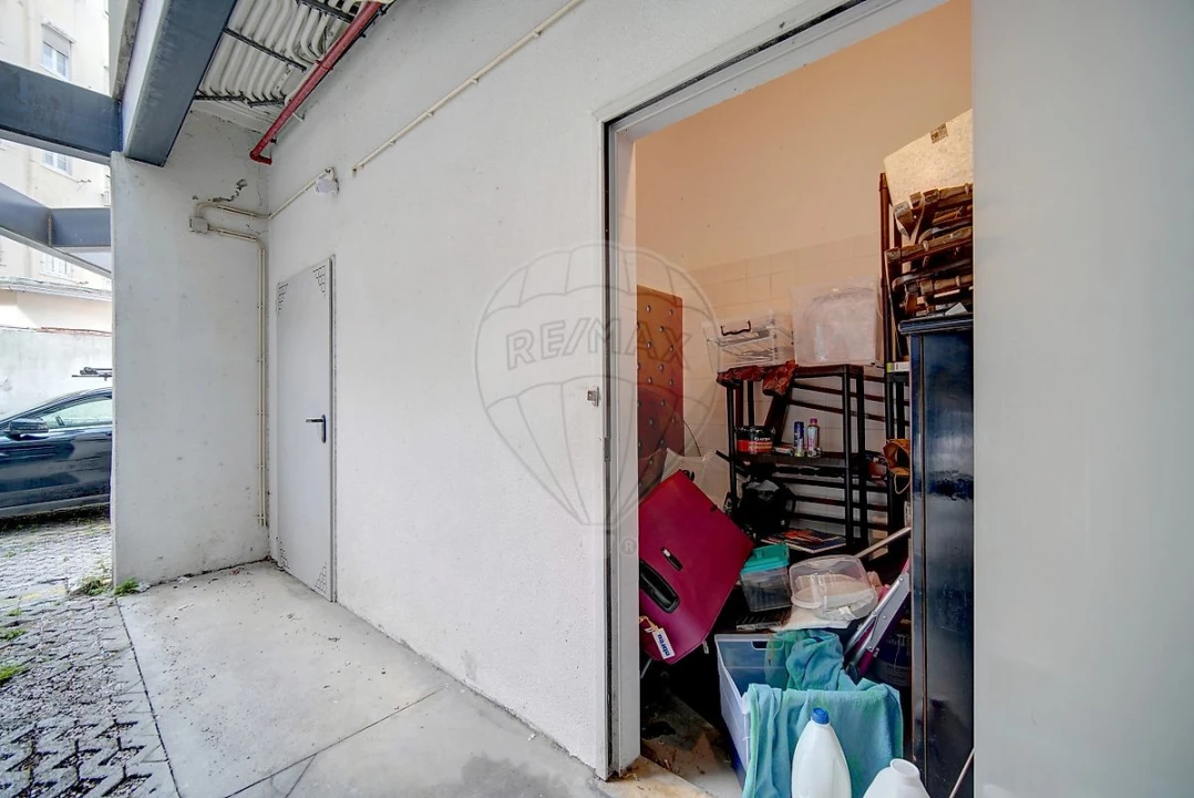 Apartamento T3 para Venda em Areeiro Foto 35
