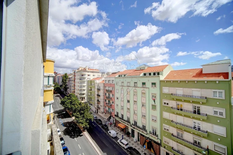 Apartamento T3 para Venda em Areeiro Foto 7