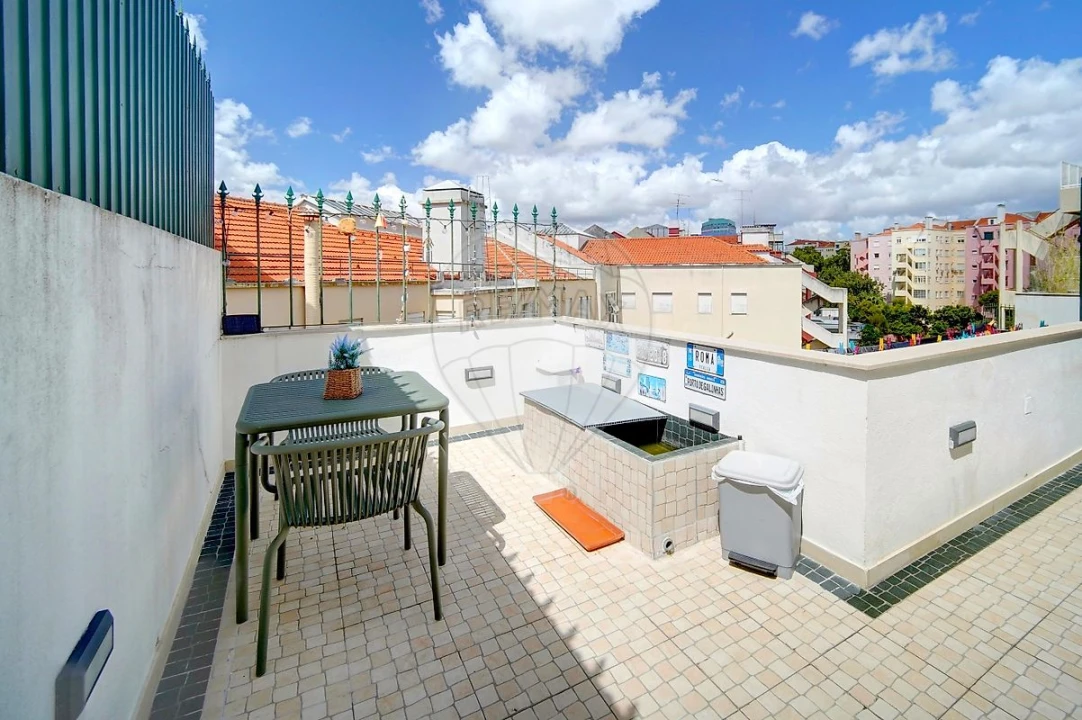 Apartamento T3 para Venda em Areeiro Foto 17