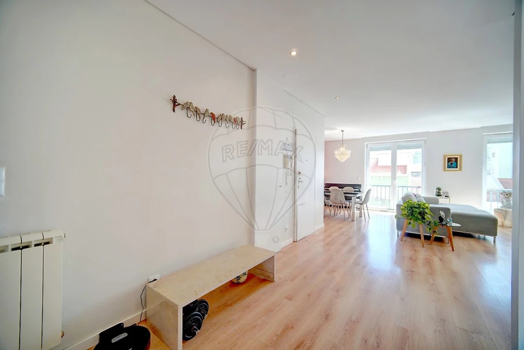 Apartamento T3 para Venda em Areeiro Foto 9
