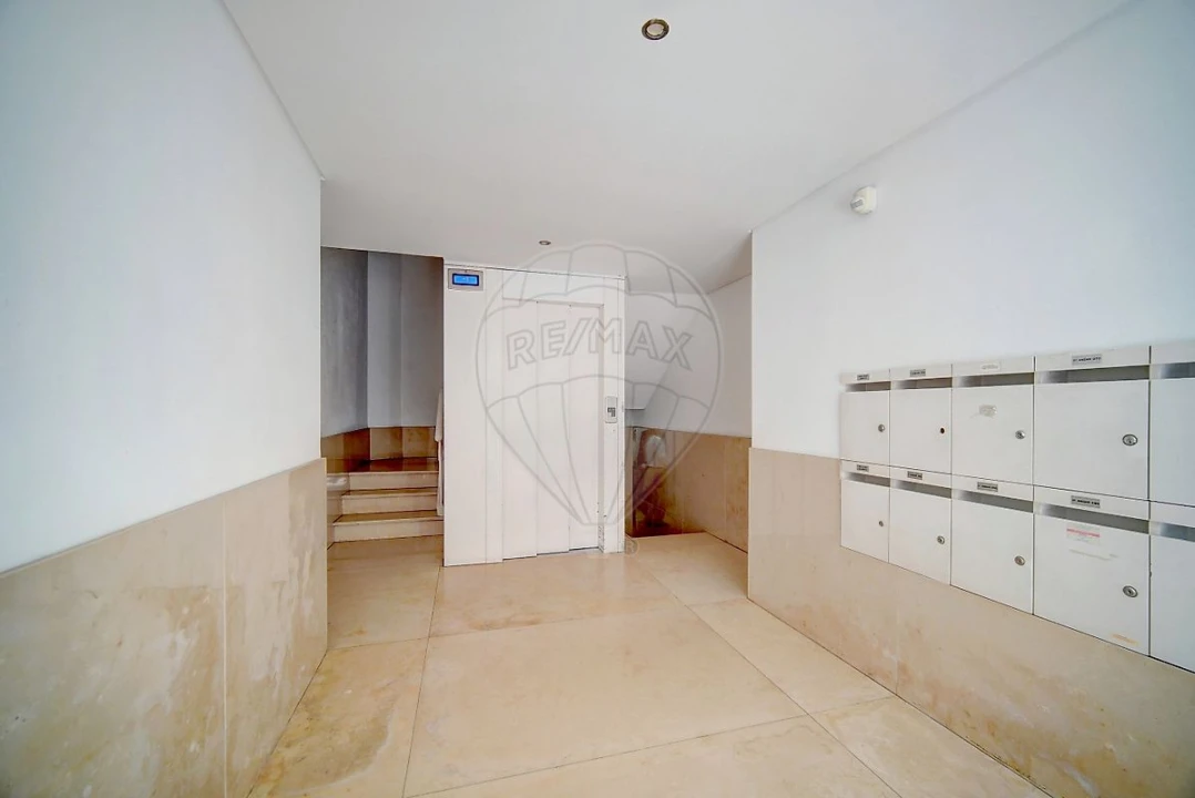 Apartamento T3 para Venda em Areeiro Foto 33