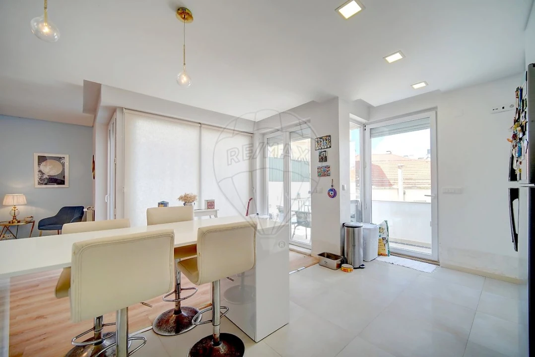 Apartamento T3 para Venda em Areeiro Foto 15