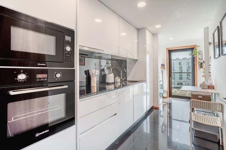 Apartamento T2 para Venda em Paranhos Foto 3