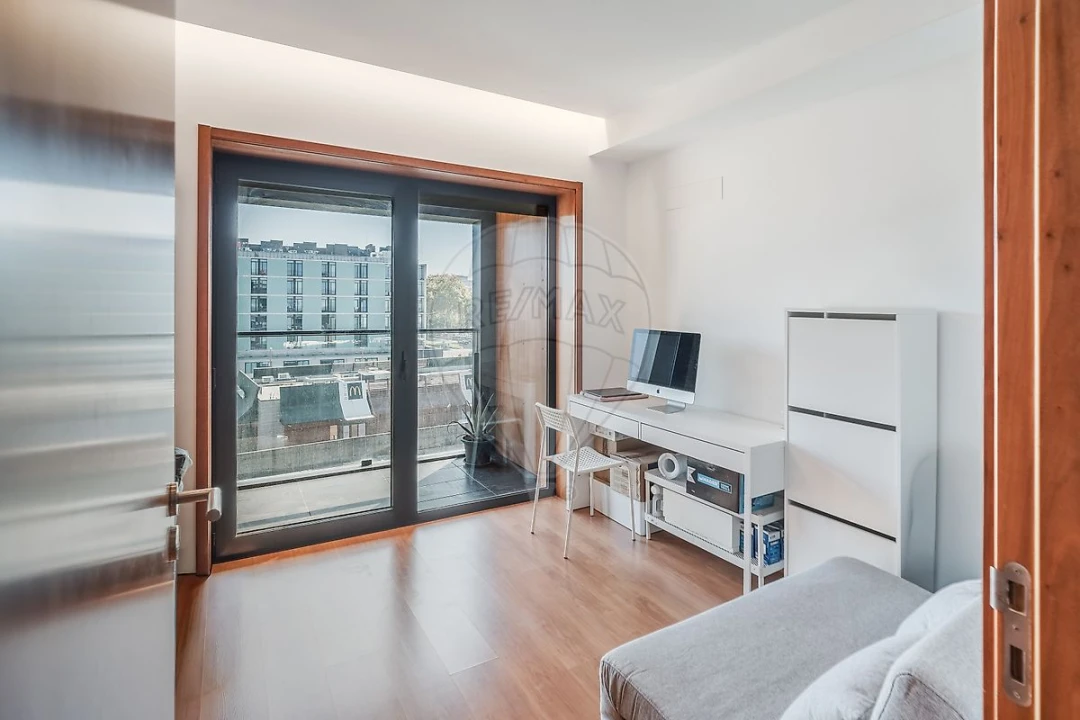 Apartamento T2 para Venda em Paranhos Foto 15