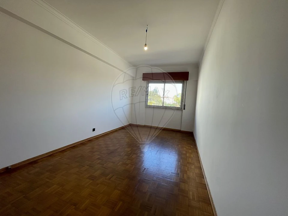Apartamento T2 para Arrendamento em Agualva e Mira-Sintra Foto 9