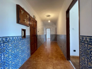 Apartamento T2 para Arrendamento em Agualva e Mira-Sintra