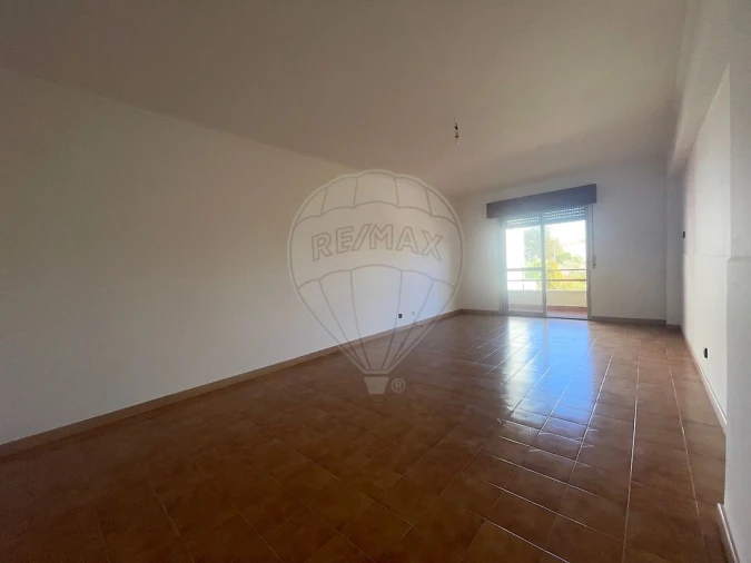 Apartamento T2 para Arrendamento em Agualva e Mira-Sintra Foto 6