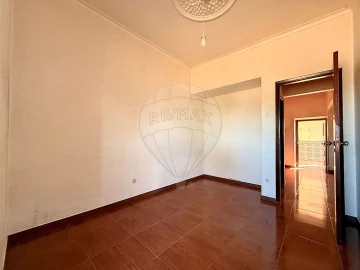 Moradia T3 para Venda em Maxial e Monte Redondo