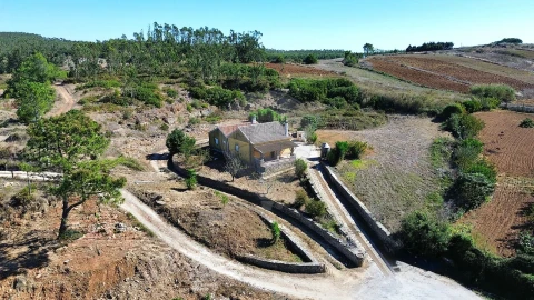 Moradia T3 para Venda em Maxial e Monte Redondo