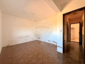 Moradia T3 para Venda em Maxial e Monte Redondo