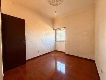 Moradia T3 para Venda em Maxial e Monte Redondo