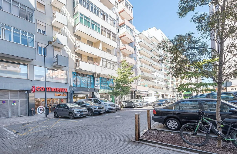 Loja para Arrendamento em Alvalade Foto 19