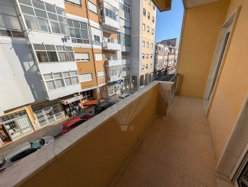 Apartamento T2 para Arrendamento em Queluz e Belas
