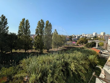 Apartamento T2 para Arrendamento em Queluz e Belas