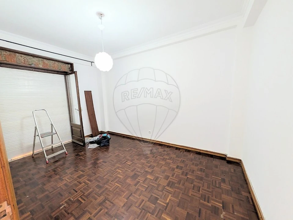 Apartamento T2 para Arrendamento em Queluz e Belas Foto 5