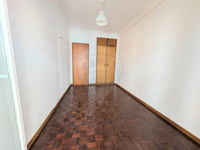 Apartamento T2 para Arrendamento em Queluz e Belas Foto 7